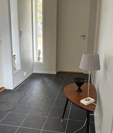 Sentrumsnaer Leilighet Pa 75m2 Med Hoy Standard Og Utsikt * Tromsø